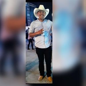 Meet your Posher, Ulises